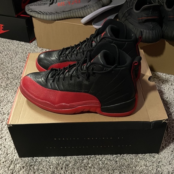 VNDS FLU GAME JORDAN 12s size 11.5 - Picture 4 of 7